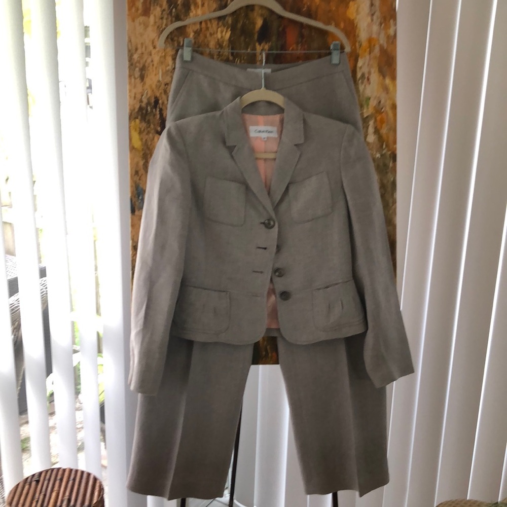 Calvin Klein 4P suit